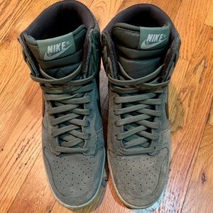 Women’s Nike Dunk Sky High Wedge Sneaker sz8 green